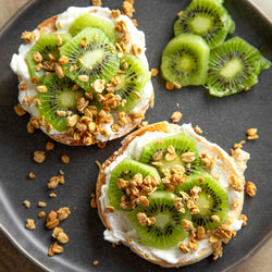 Kiwi & Granola on Plain Pagel